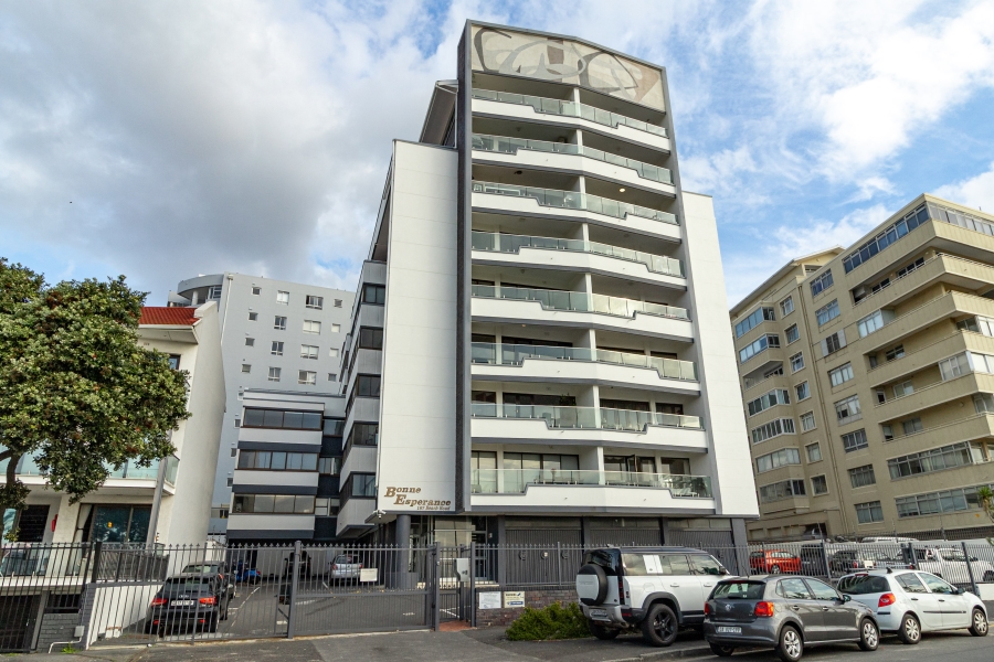 3 Bedroom Property for Sale in Sea Point Western Cape